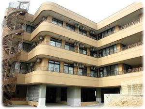 風通しの良い建物外観