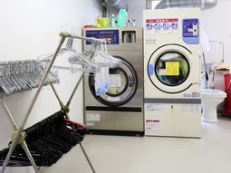 洗濯機と物干しスペース