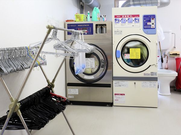 洗濯機と物干しスペース