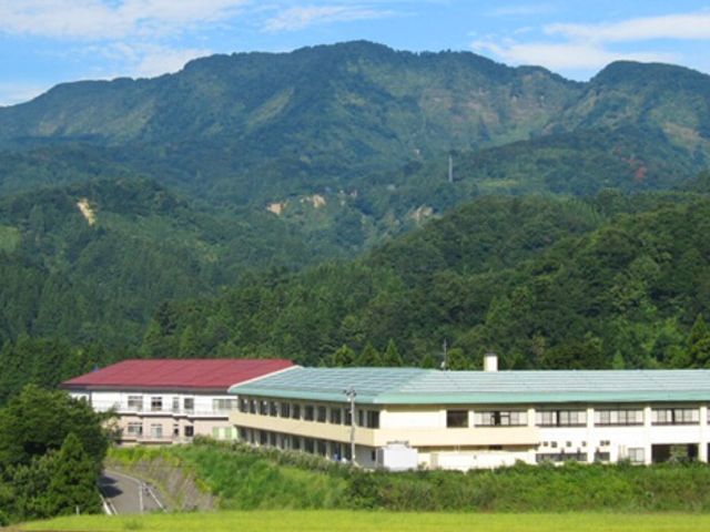 緑に囲まれた外観 外観 自然豊かな環境にある建物です。リラックスした雰囲気で働けます。