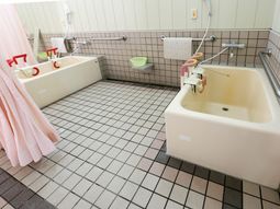 バリアフリーの浴室設備