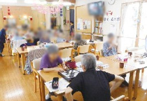 明るいカフェスペース