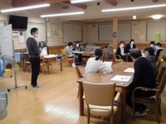 スタッフと利用者の会議室  
