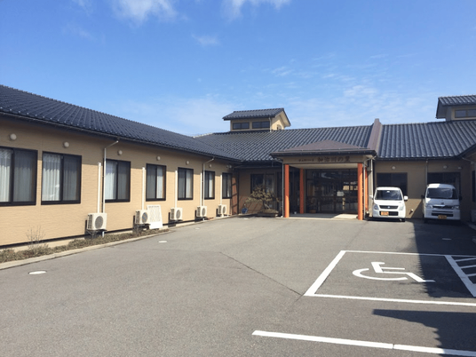 平屋の施設外観  