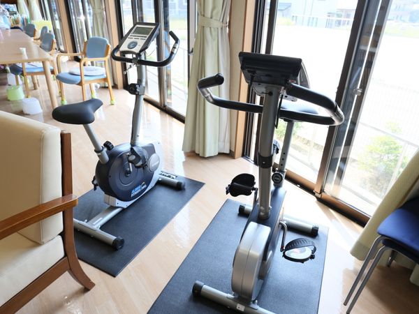 運動器具が置かれた空間
