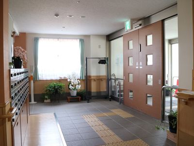 明るく清潔なエントランス