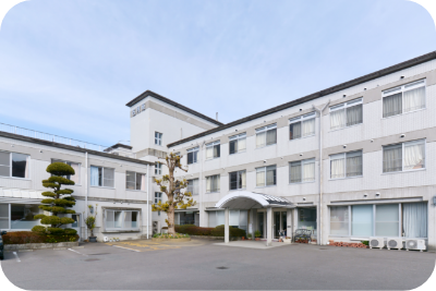 明るい外観の建物
