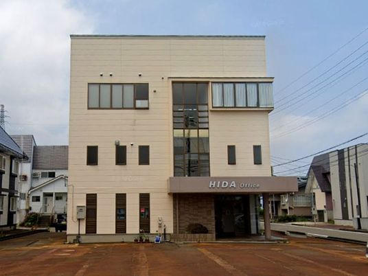 外観の建物正面  