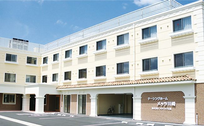 三階建ての建物外観