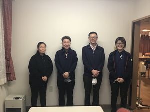 笑顔のスタッフ４名