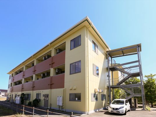 きれいな建物の外観