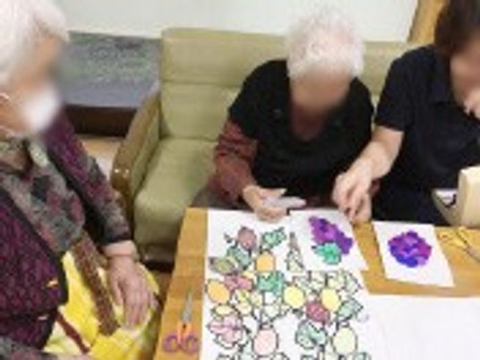 楽しい創作活動を行う様子  