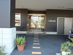 清潔感のあるエントランス
