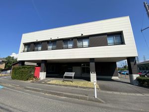 モダンな建物エントランス