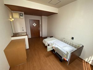 居室の明るい室内