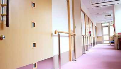 手すり付きの廊下