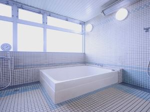 明るい浴室  