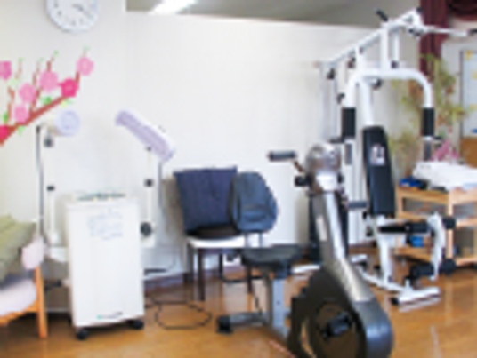 運動器具と椅子の部屋