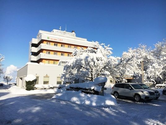 雪景色の外観  