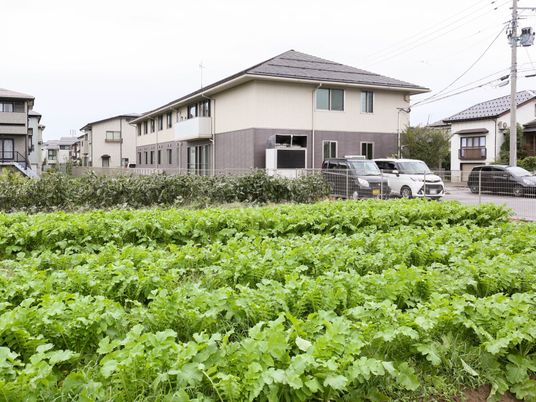 緑あふれる建物外観