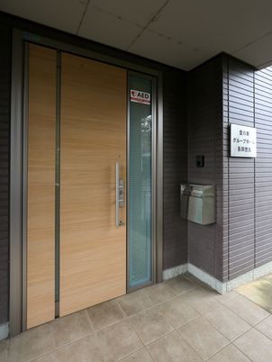 エントランスの自動ドア