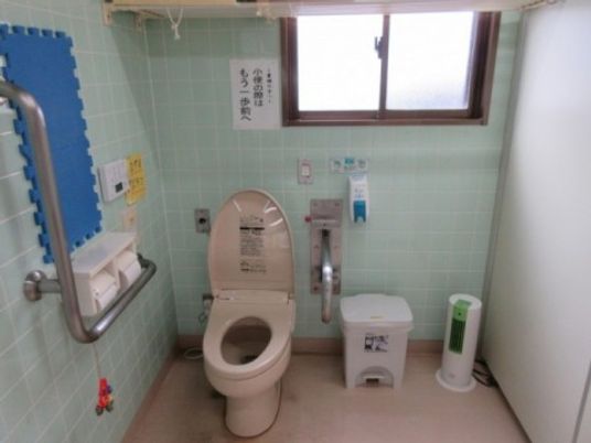 落ち着いた雰囲気のトイレ