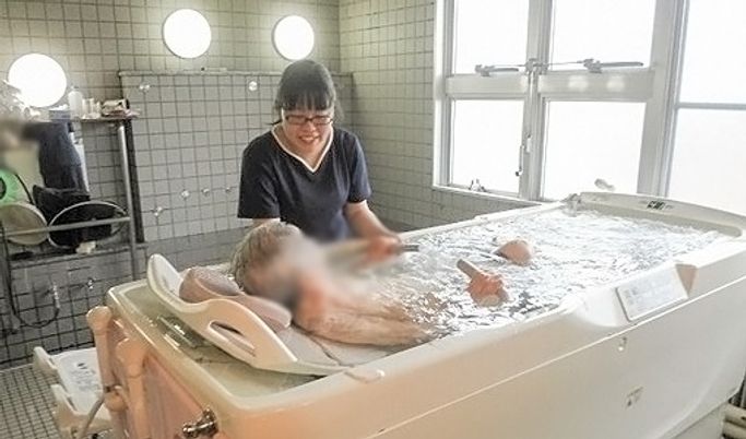 静かに入浴サポート