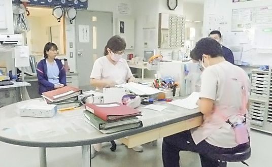 スタッフの打ち合わせ室