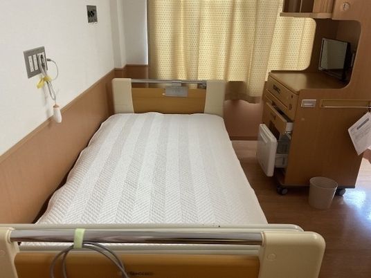 居室のベッド  