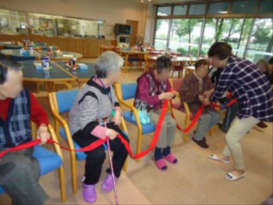 レクリエーション活動中の居室