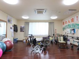 機能訓練器具のある部屋