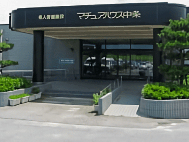 入り口の外観 外観 広々としたエントランスは、バリアフリー設計で入居者の方に優しい配慮がされています。