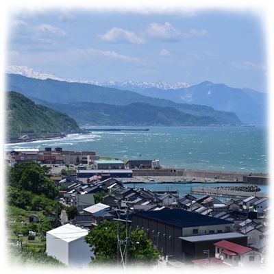 海と山が見える風景
