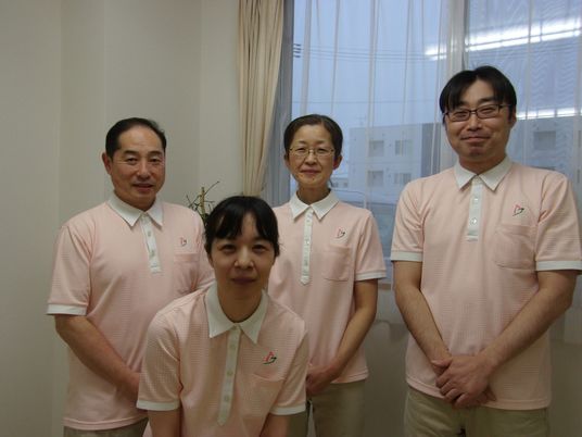 笑顔のスタッフイメージ