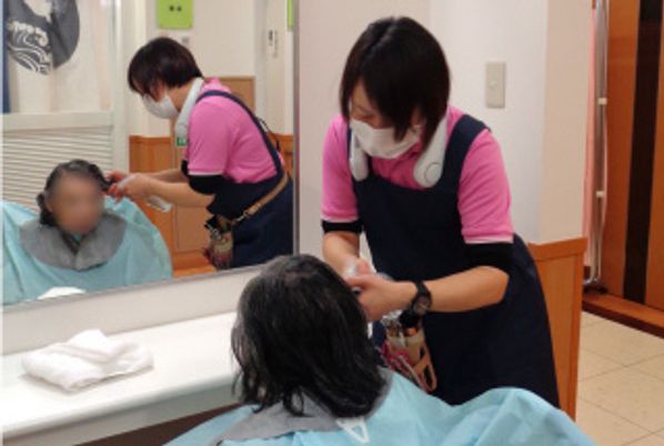 ケア中の理美容室