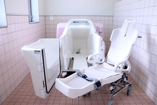 機能的で清潔な浴室