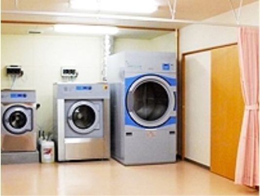 洗濯機と床のクリーンルーム