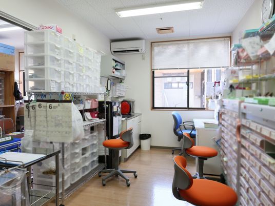 薬品整理された医務室