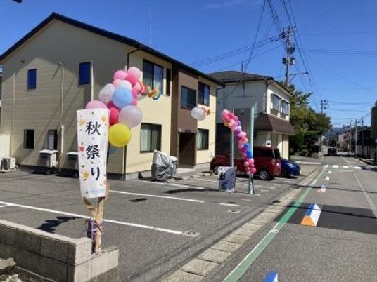 住宅街の施設外観  