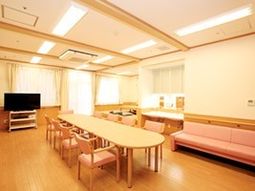 明るく広々した共用スペース