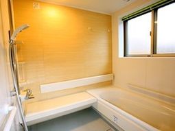清潔な浴室のインテリア