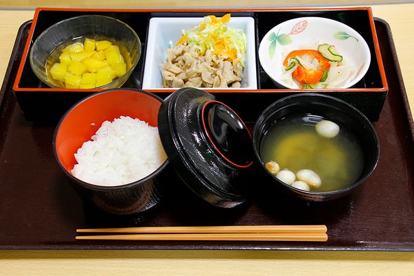 栄養バランスの取れた食事