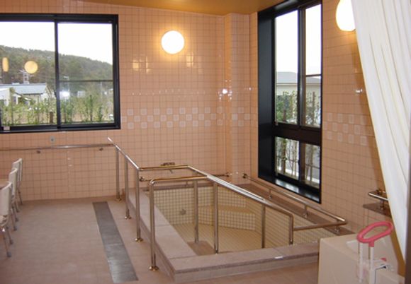 広々とした浴室