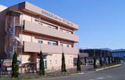 落ち着いた雰囲気の建物外観
