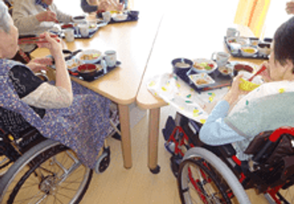 食事風景のラウンジ
