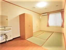 明るい和室の空間