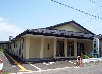 広い平屋の外観