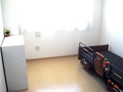 明るい簡潔な居室