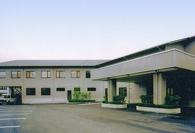 エントランス前建物