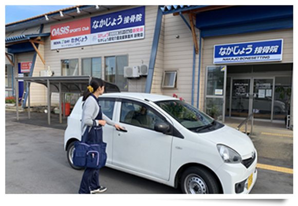 施設のエントランス